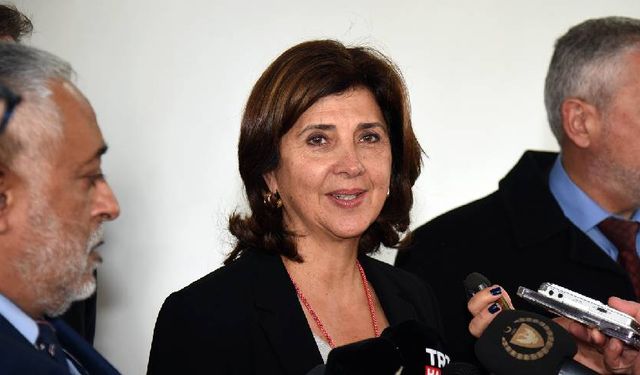 Holguin Kıbrıs sorunu için formül arıyor