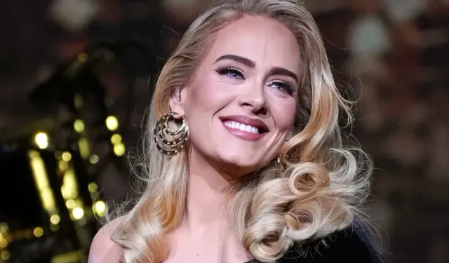 Dünyaca ünlü İngiliz şarkıcı Adele 'kısmen' sağır kaldığını duyurdu