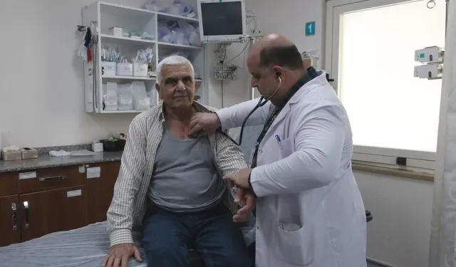 Antalya'da yaşlı adamın kalbi 12 kez durdu: Doktorlar elektroşokla adamı hayata döndürdü
