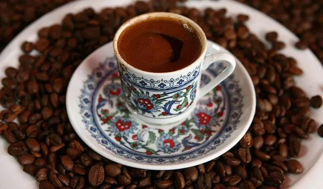 Yapay zekaya fal baktırdı, fincandan ‘E harfli kadın’ çıkınca boşandı