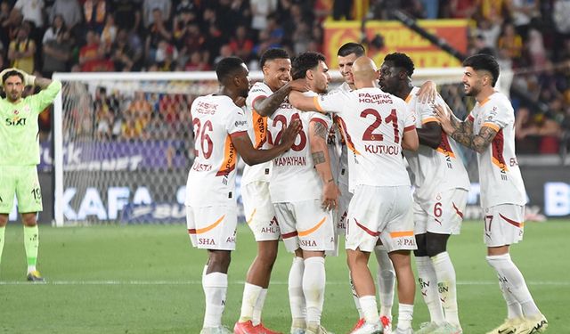Galatasaray ikinci yarı açıldı