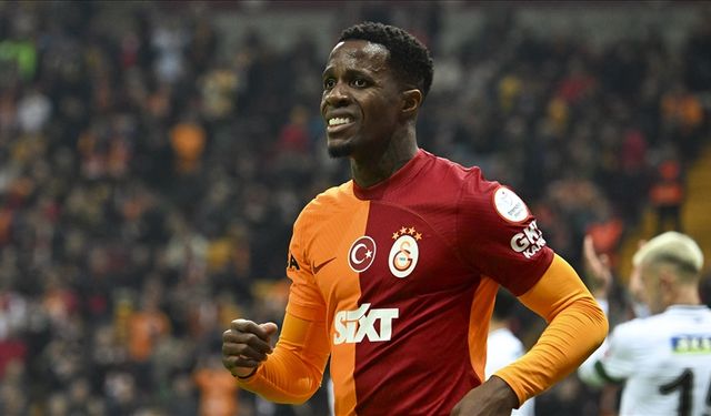 Zaha'nın Charlotte'ta 1 yıl daha kalması kesinleşti
