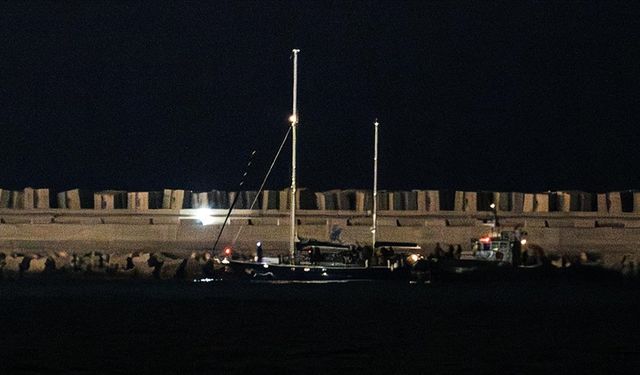 İsrail'in alıkoyduğu Madleen yelkenlisi Usdud Limanı'na ulaştı