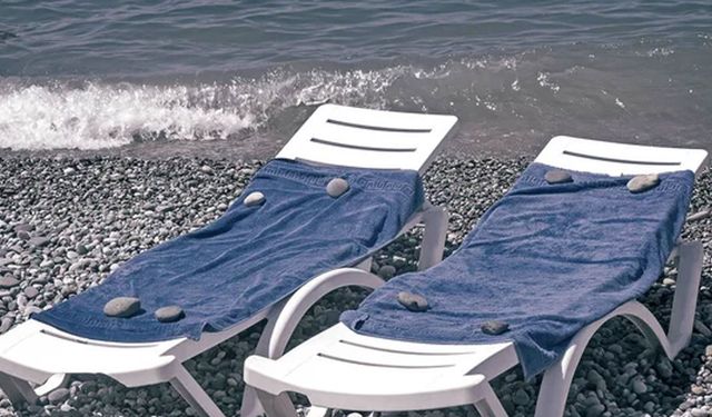 Plajda şezlong kavgası: 2 kadın tutuklandı