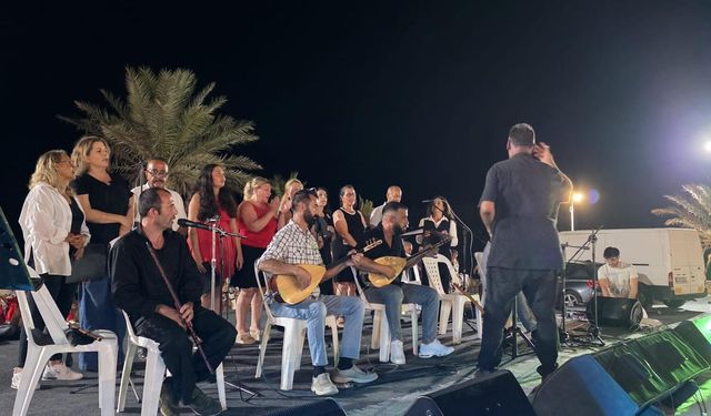 Yenierenköy barış, dostluk dans ve müziklerine ev sahipliği yaptı