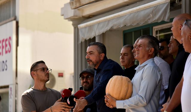 HÜR-İŞ'ten Çalışma ve Sosyal Güvenlik Bakanlığı önünde "kabaklı" eylem...