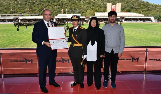 Şehit Ömer Halisdemir'in kızı teğmen oldu