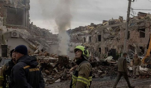 Kiev'e bombalar yağdı: 12 saatlik saldırı şehri harap etti