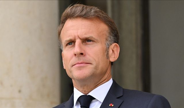 Macron'un yeni başbakan ataması bekleniyor