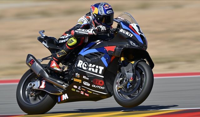 Toprak Razgatlıoğlu Superbike İspanya ayağının ilk yarışını kazandı