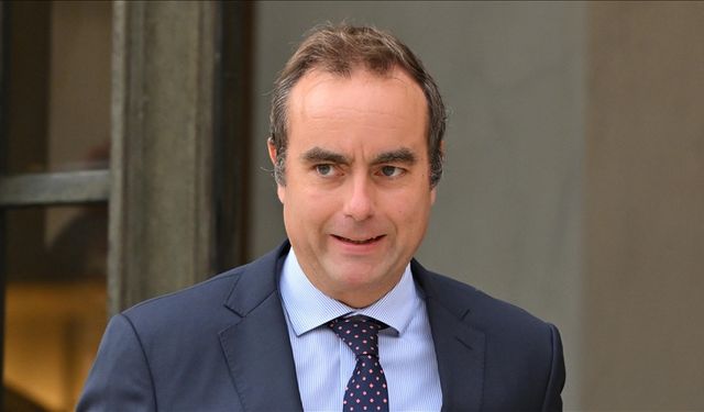 Fransa'da eylemler devam ederken yeni Başbakan Lecornu göreve başladı