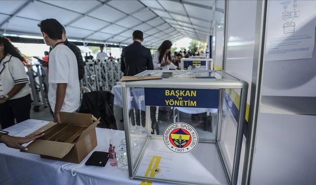 Fenerbahçe Kulübü seçimli olağanüstü genel kurulunda oy verme işlemi başladı