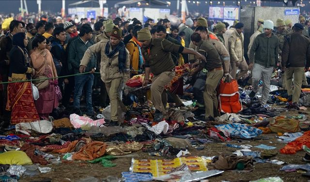 Hindistan'ın Tamil Nadu eyaletinde parti mitinginde çıkan izdihamda 31 kişi öldü