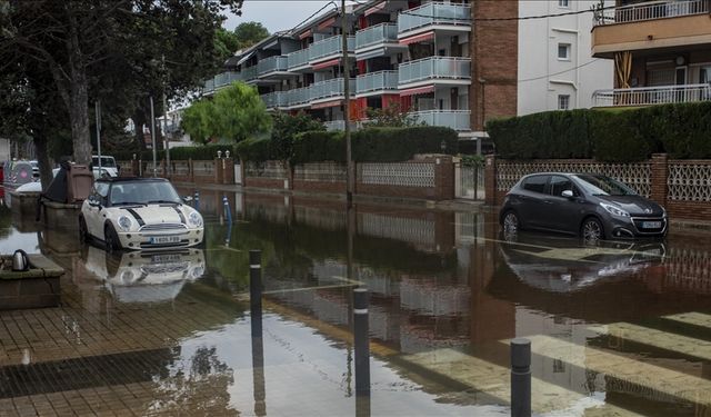 İspanya'nın doğusunda şiddetli yağış etkili oldu