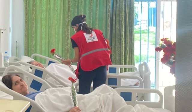 Kıbrıs Türk Kızılay “KKTC Sosyal Yardım Projeleri” kapsamında ziyaret gerçekleştirdi