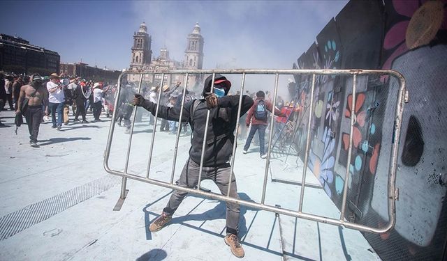 Meksika'da "Z Kuşağı" protestosu: 120 kişi yaralandı