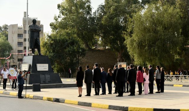 24 Kasım Öğretmenler Günü… Lefkoşa Atatürk Anıtı önünde tören düzenlendi