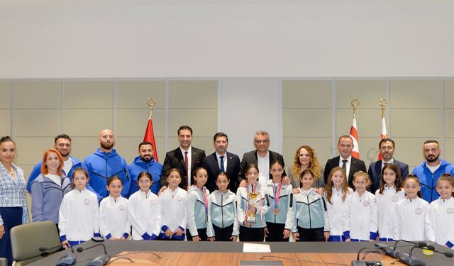 Cumhurbaşkanı Erhürman, Jimnastik Federasyonu sporcuları ile bir araya geldi