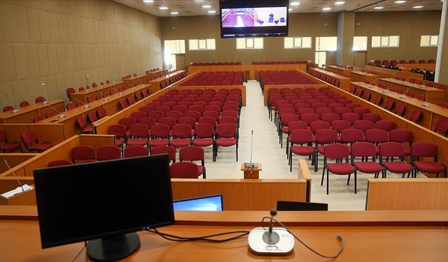 62 kez müebbete çarptırılan deprem sanığına mahkeme heyetine hakaretten de dava