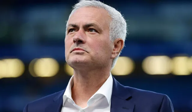 Mourinho için zor hafta: Bir haftada iki kupaya veda