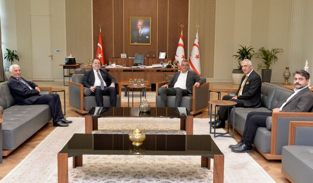 Erhürman, Manisa Büyükşehir Belediye Başkanı ile görüştü