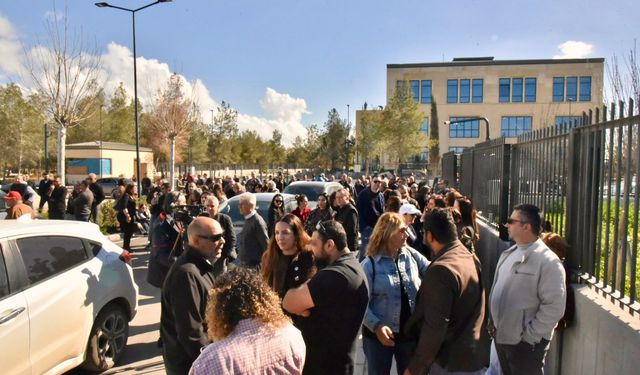 Eylemciler, Fiber optik protokolüne karşı Meclis önünde toplandı