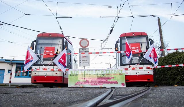 Almanya'da yeni grev dalgası toplu ulaşımı durma noktasına getirdi