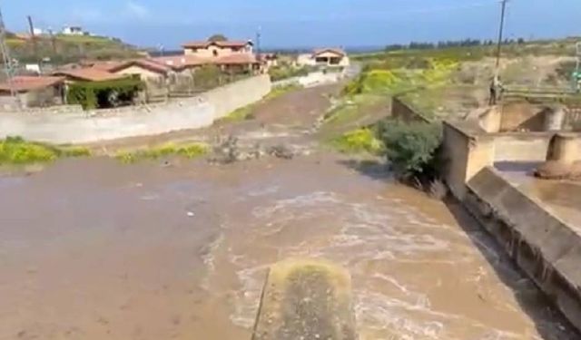 Lefke–Doğancı güzergâhında derivasyon kanalında temizlik çalışmaları sürüyor