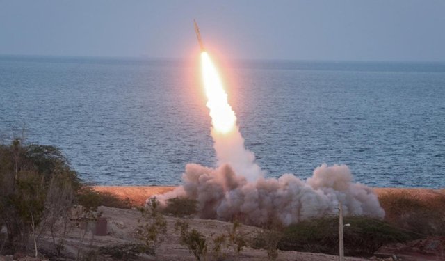 İran, kayıp pilotu arayan başka Amerikan uçağını düşürdü