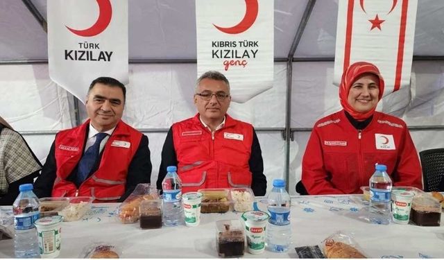 Cumhurbaşkanı Tufan Erhürman Kızılay İftar Sofrası’nda vatandaşlarla buluştu