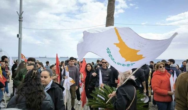 Limasol’da dün savaş karşıtı etkinlik düzenlendi