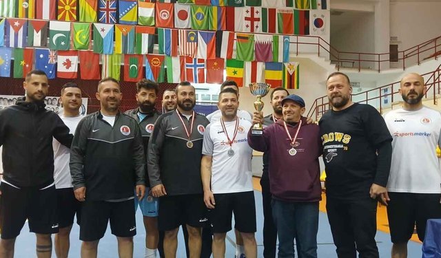‘Belediyeler Arası Futsal Turnuvası’nda Yeniboğaziçi Belediyesi birinci oldu