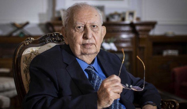 Eski TBMM Başkanı Cindoruk hayatını kaybetti