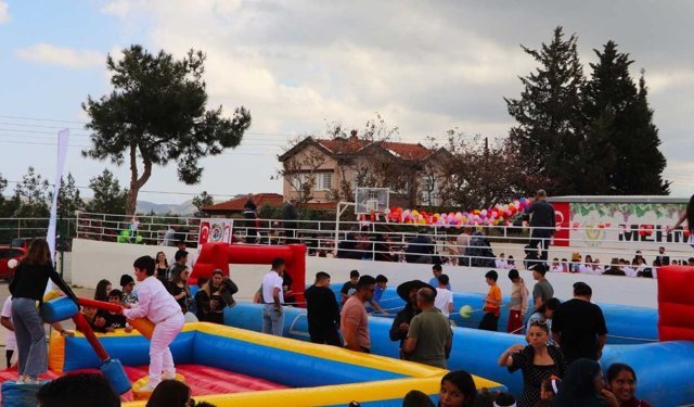 23 Nisan Coşkusu Mehmetçik İlkokulu’nu Sardı