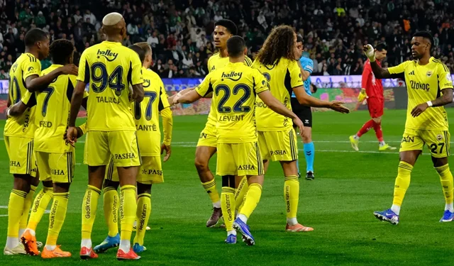 Fenerbahçe ligi 2. sırada bitirmeyi garantiledi