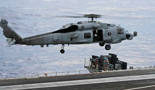 ABD helikopteri Umman'da denize acil iniş yaptı. 1 asker kayıp