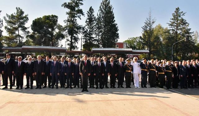 20 Temmuz... Lefkoşa Atatürk Anıtı önünde tören