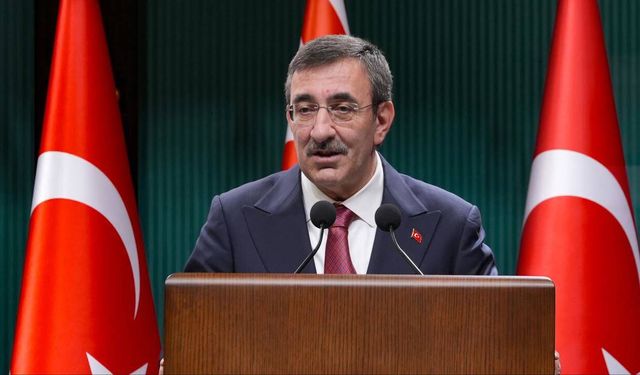 Yılmaz: Önceliğimiz yolcuların ve mürettebatın kurtarılmasıdır
