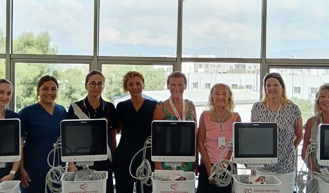 Heartbeat/NCCCT Onkoloji Ünitesine 5 hasta monitörü bağışladı