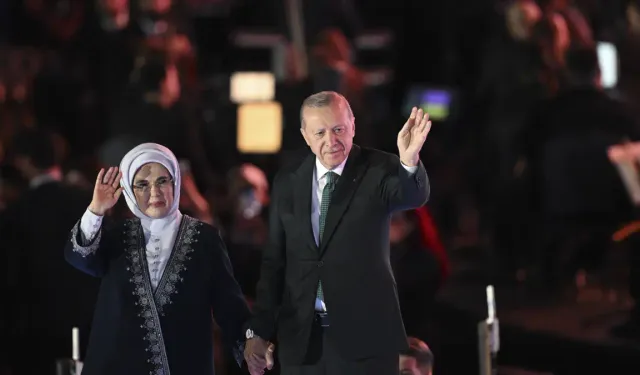 Erdoğan: Çeyrek asrı devirmenin gururunu yaşıyoruz
