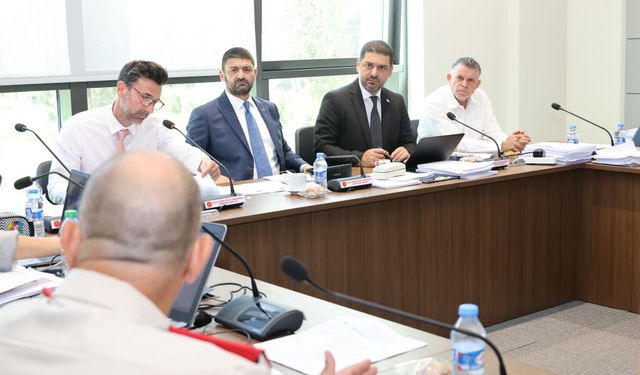 İdari Komite, iki yasa önerisi ve bir yasa tasarısını Genel Kurul’a sevk etti
