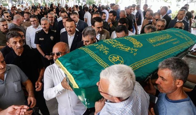 Gemi kazası... Reyhan Verim'in cenazesi Mersin'de defnedildi