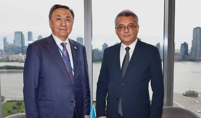 Erhürman, TDT Genel Sekreteri Ömüraliyev ile görüştü