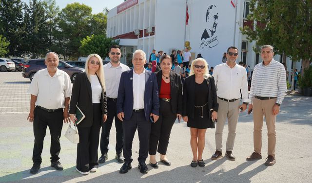 Dr. Paşaoğlu, Girne’de sağlık ve eğitim çalışanlarını dinledi