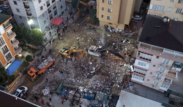 İstanbul’da kısmen çöken binada arama çalışmaları tamamlandı: Can kaybı 5’e yükseldi