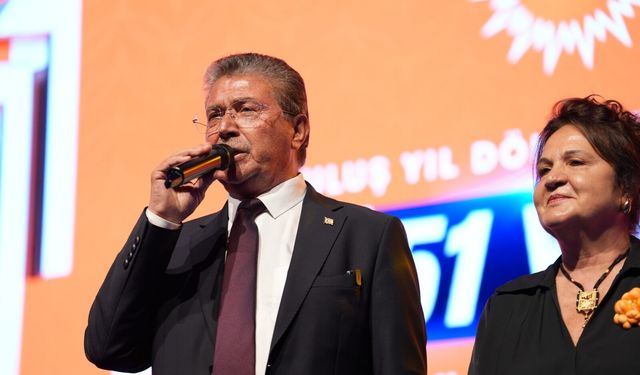 Üstel: Kırgınlıklarımızı geride bırakalım, mühürleri güneşe basalım