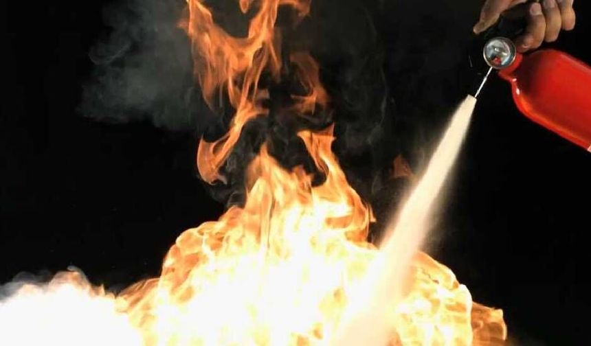 Esentepe’de park halindeki bir araçta yangın