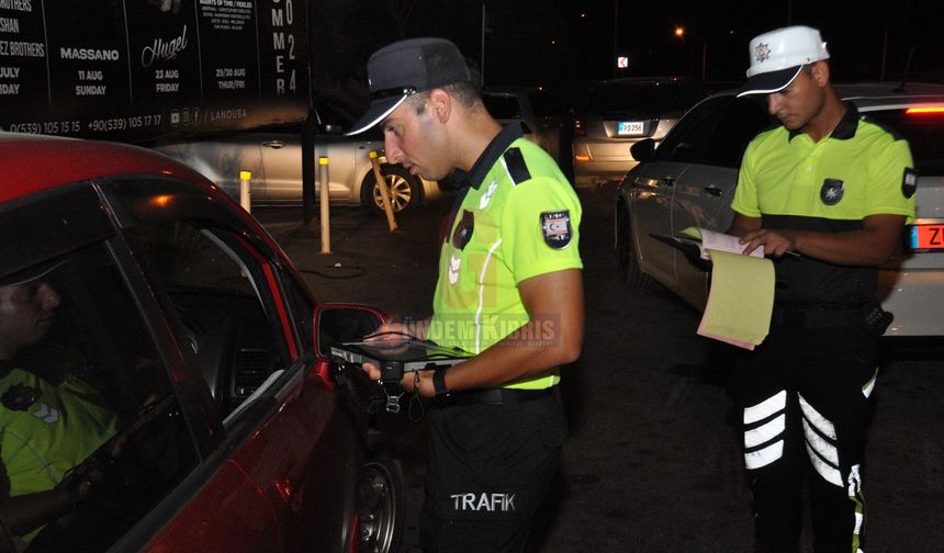 Trafik denetimlerinde 56 araç trafikten men edildi, iki sürücü tutuklandı
