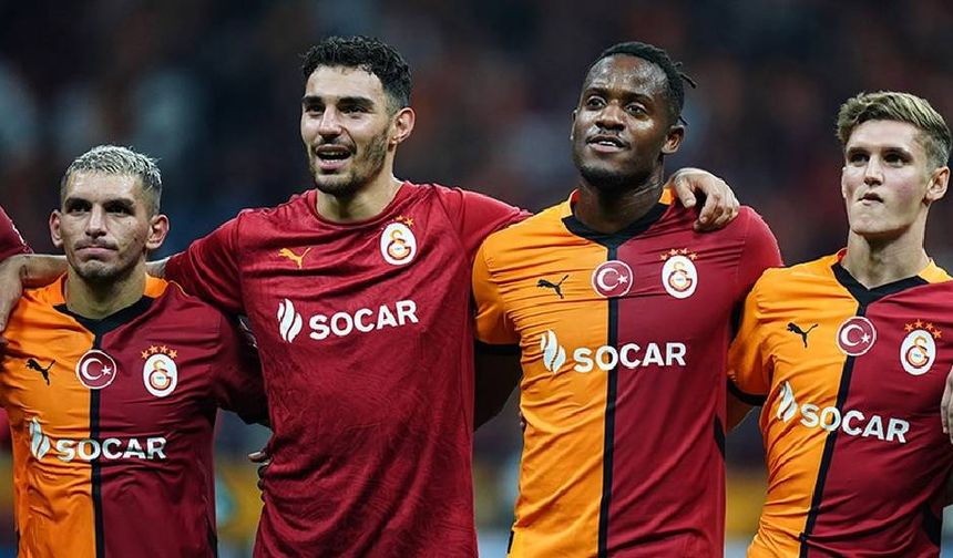 Galatasaray'da 2 futbolcuyla yollar ayrılabilir