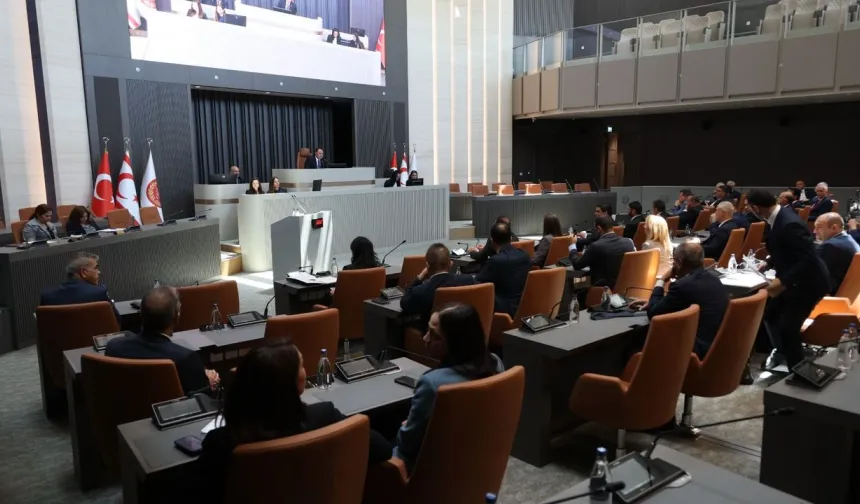 Genel Kurul tamamlandı: Üç yasa tasarısı ve iki yasa önerisi onaylandı